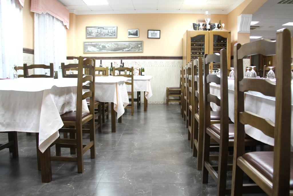 Отель Hostal Restaurante La Masia Vila-real Экстерьер фото