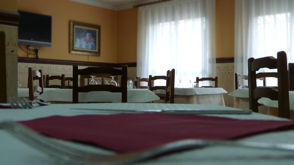 Отель Hostal Restaurante La Masia Vila-real Экстерьер фото