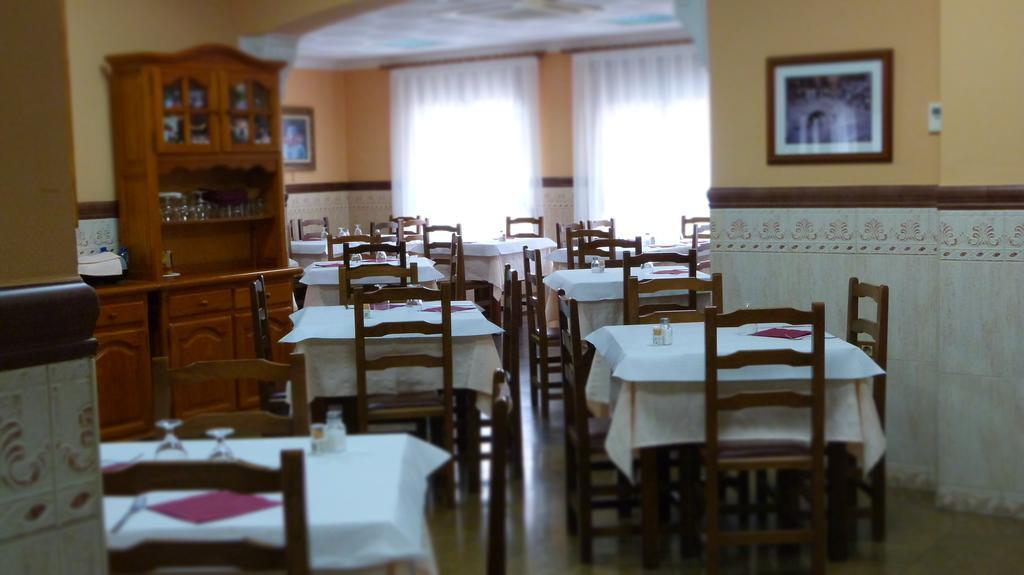 Отель Hostal Restaurante La Masia Vila-real Экстерьер фото