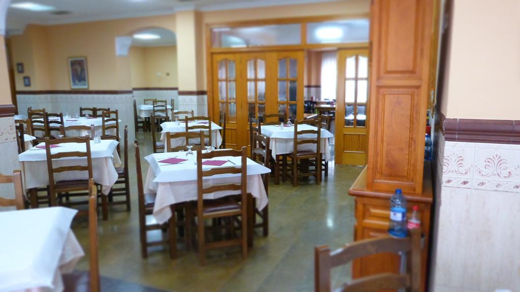 Отель Hostal Restaurante La Masia Vila-real Экстерьер фото