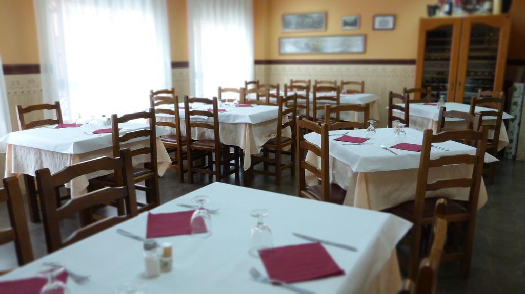 Отель Hostal Restaurante La Masia Vila-real Экстерьер фото